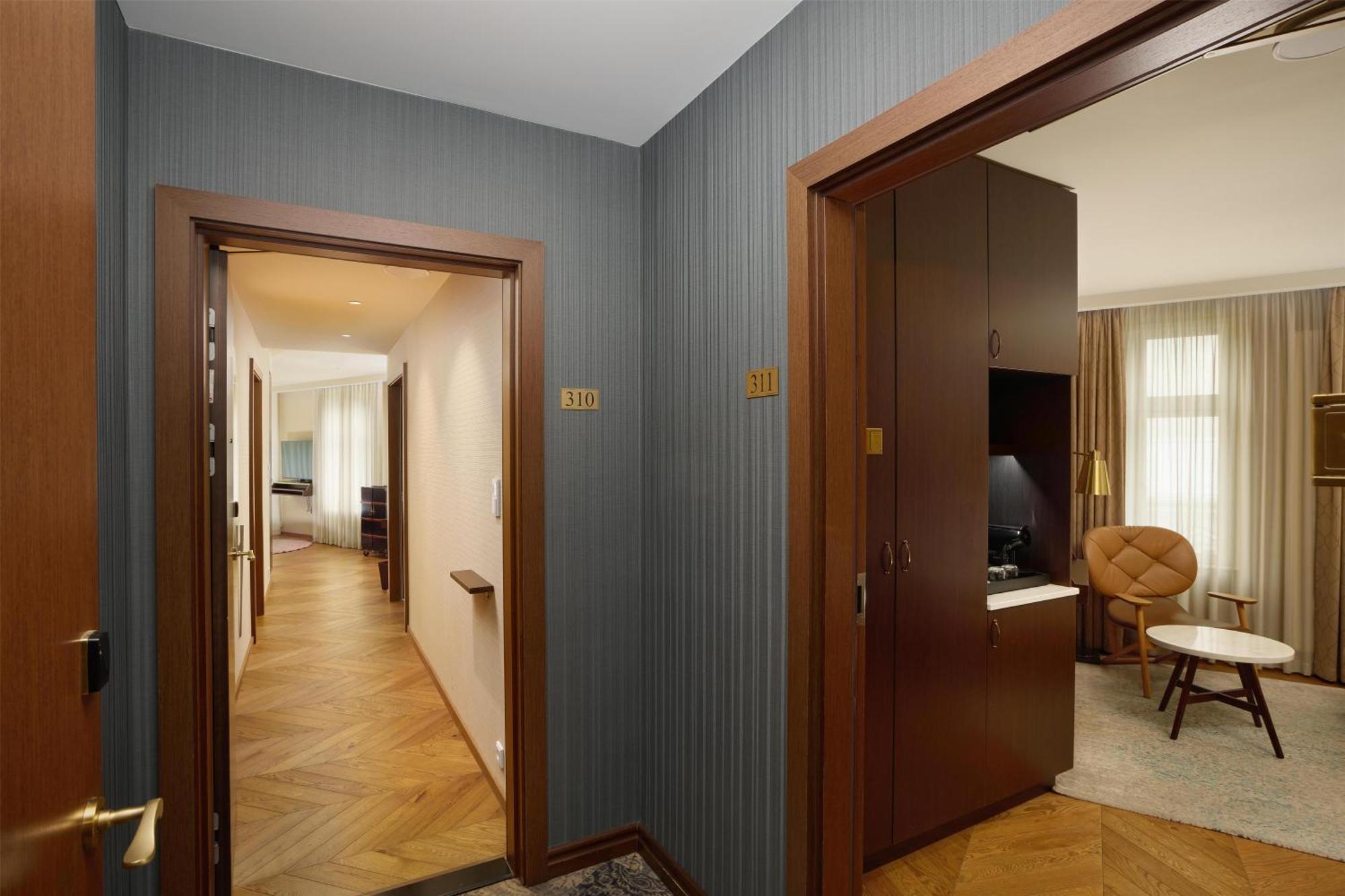 Connecting Family Suite