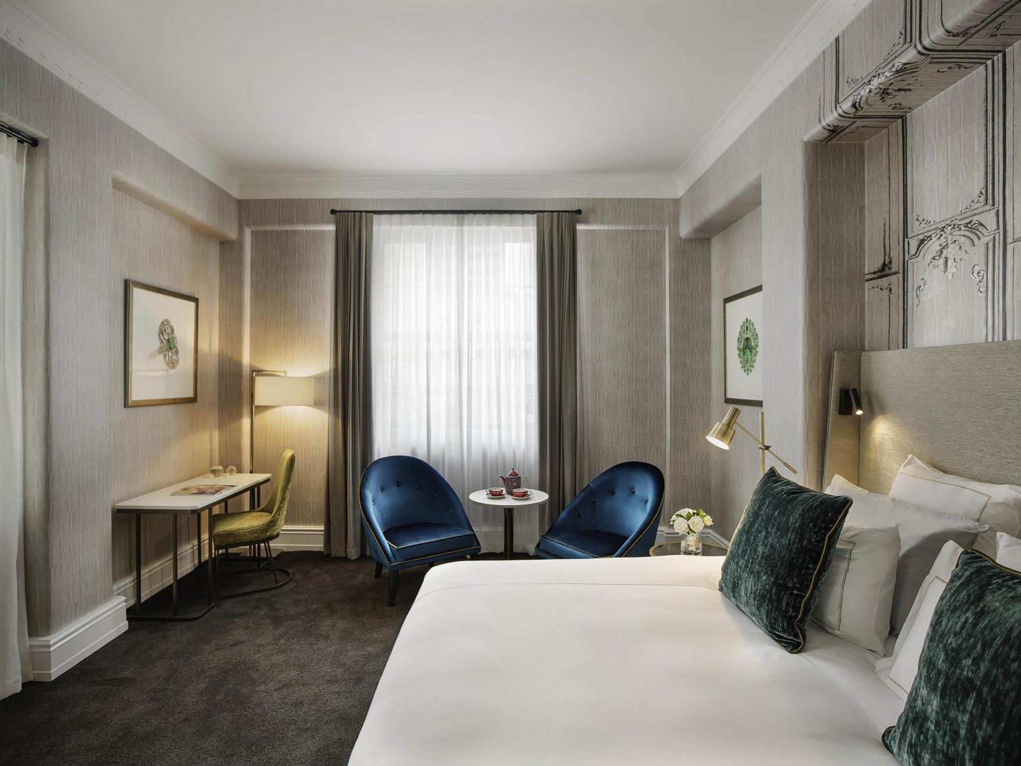 Luxury King Room One California King Bed