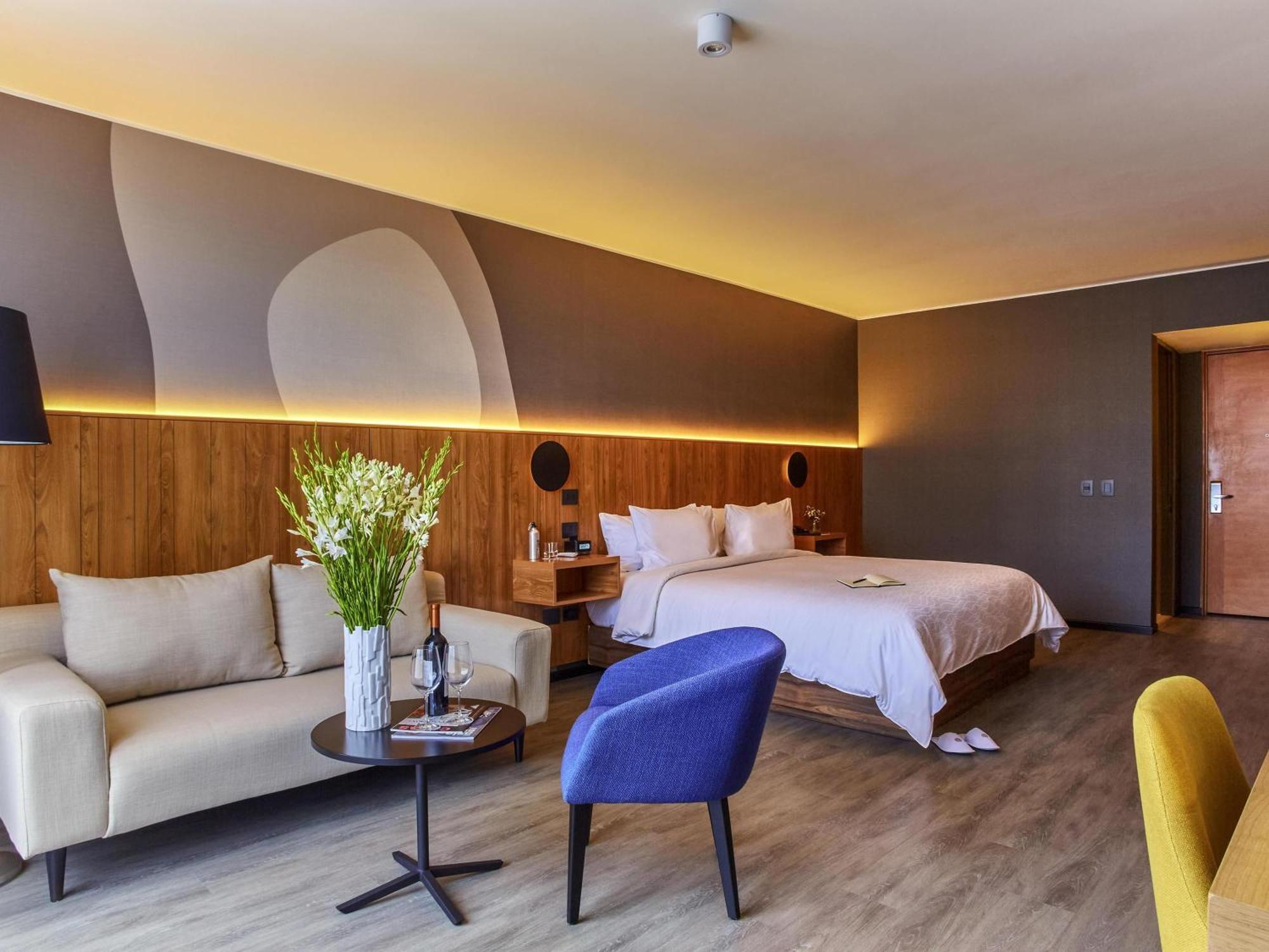 Junior King Suite