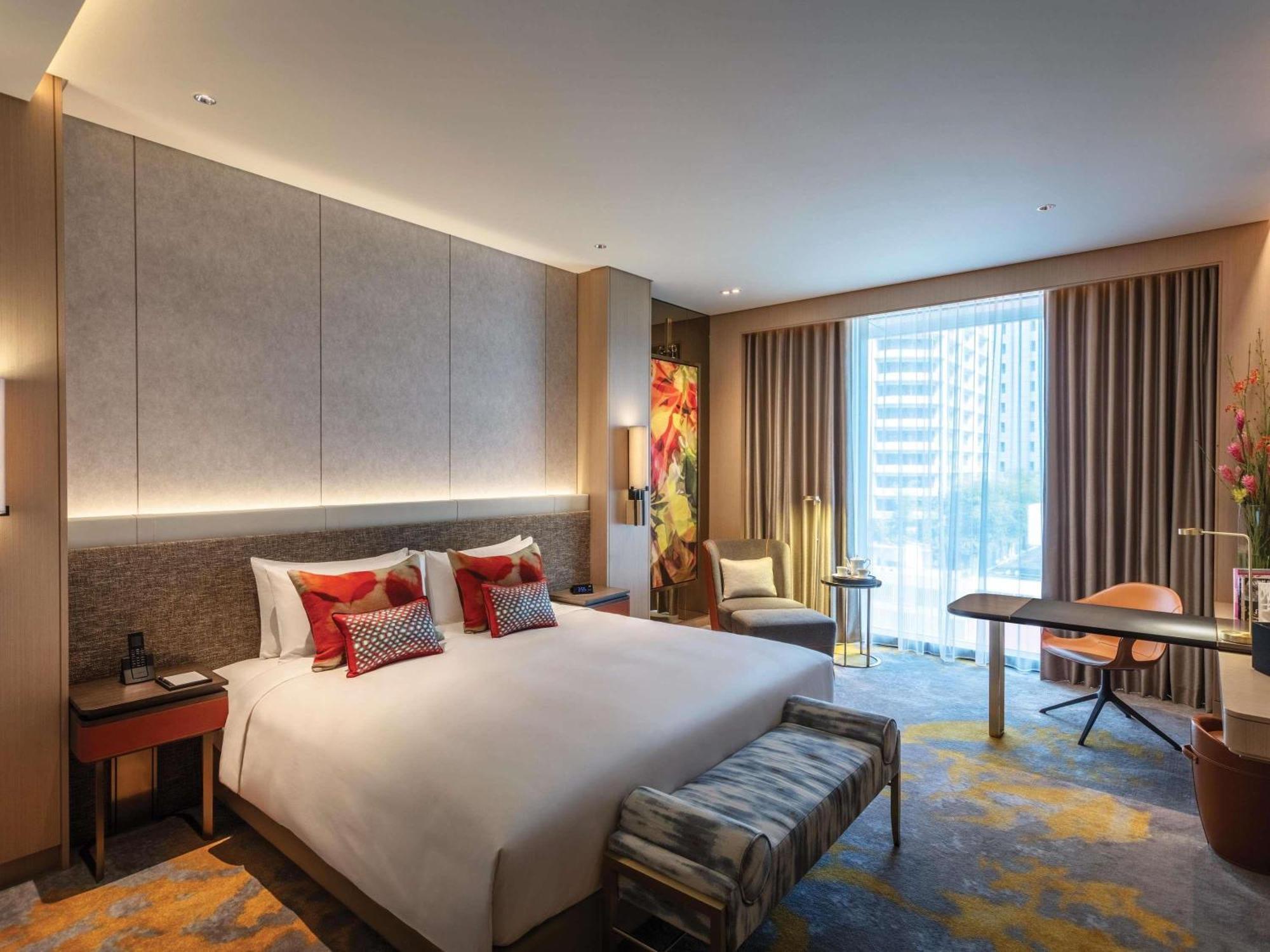 Luxury Room 1 King Bed