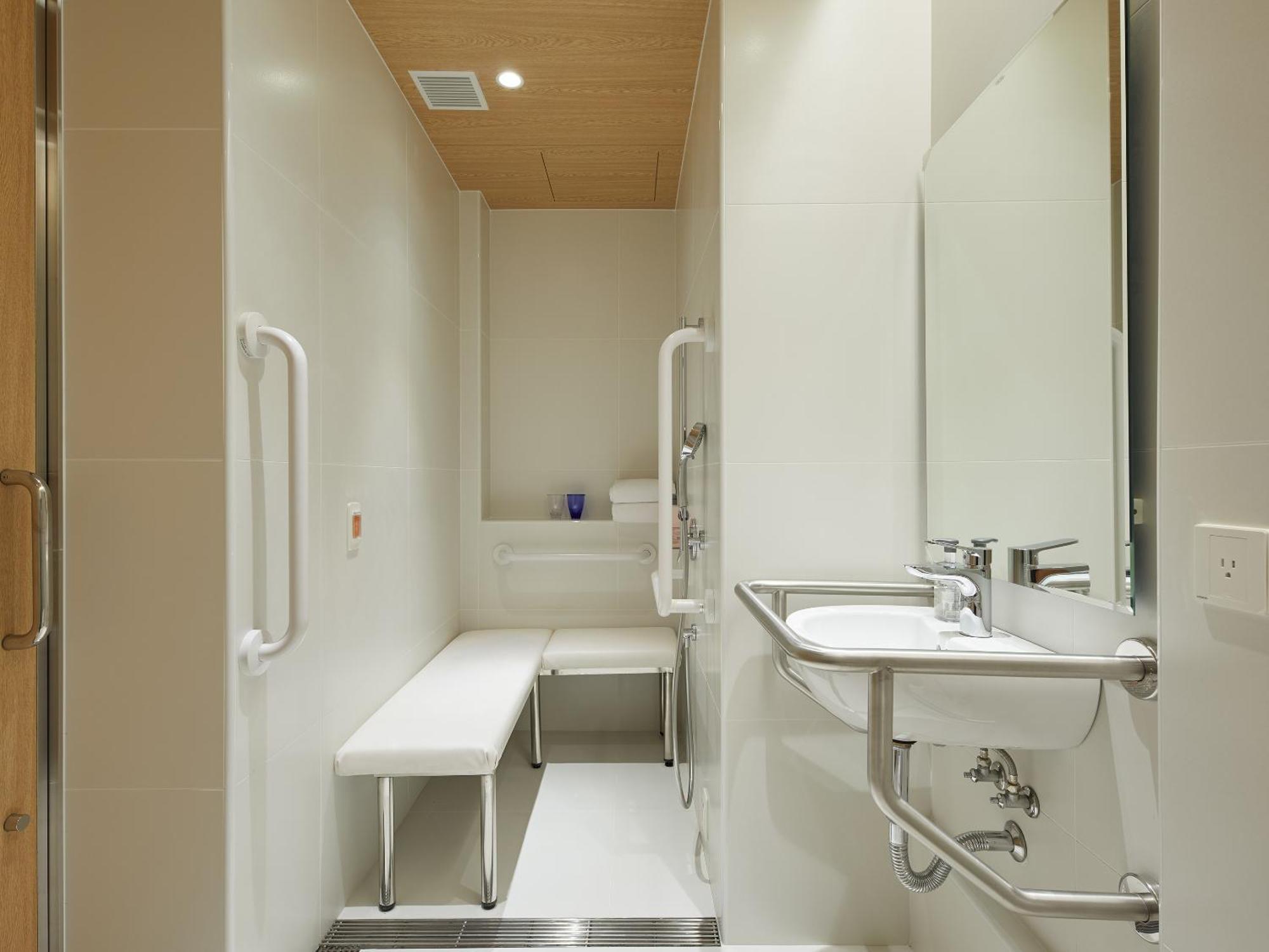 Accessible 1 bed Queen