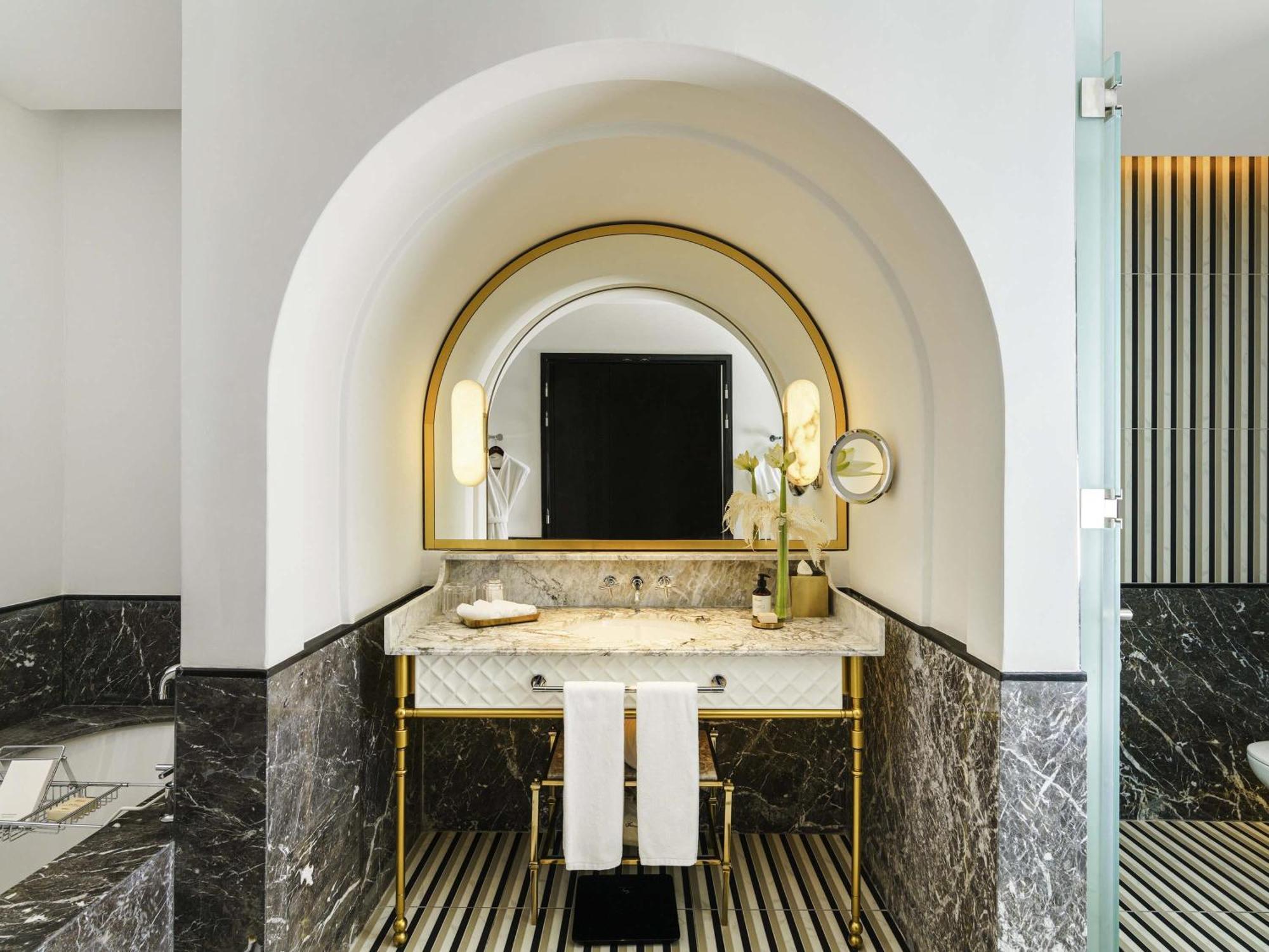 Deluxe King Room with Private Balcony