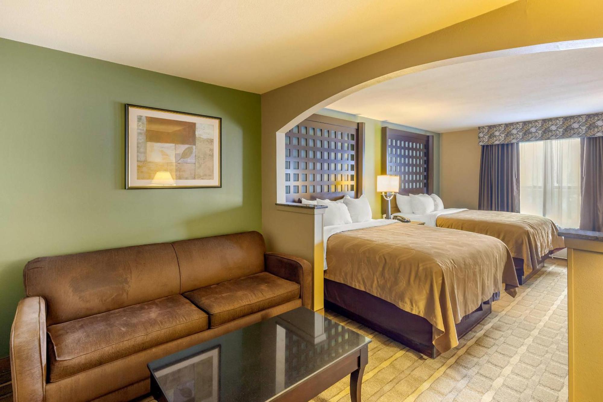 Queen Suite Two Queen Beds Non-Smoking