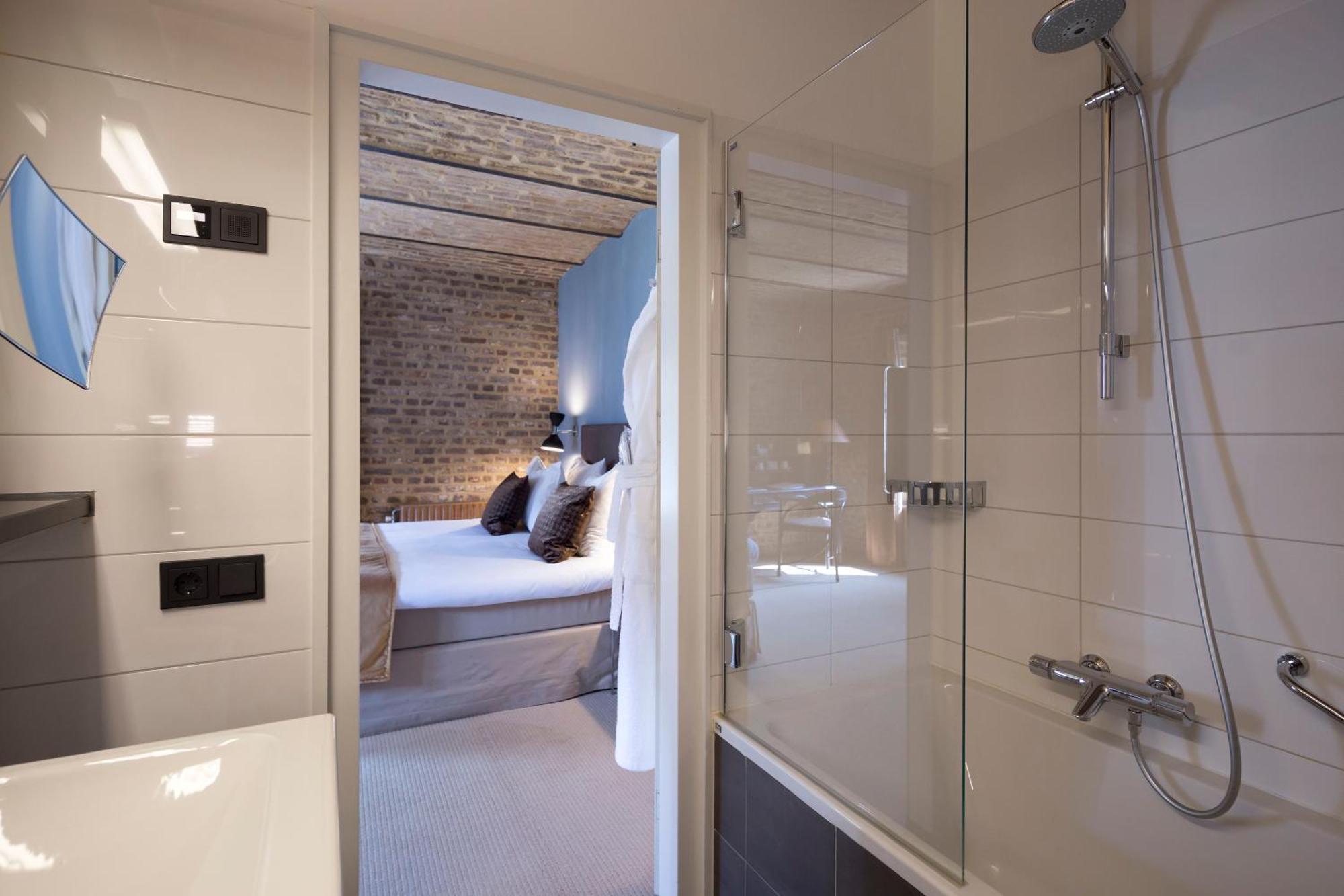 Premium Double Room,1498575919:JPEG