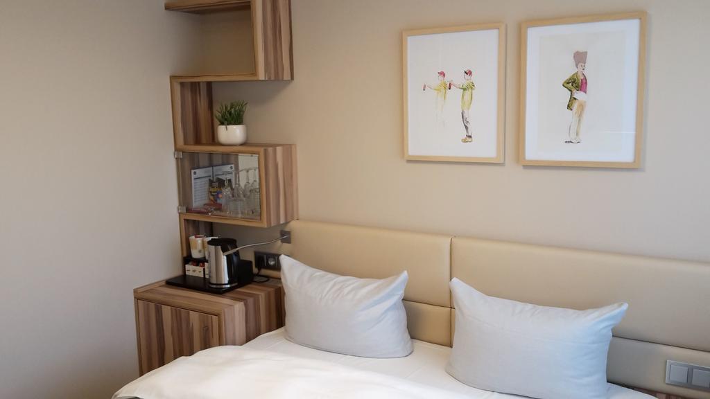 Single Room,1651166040:JPEG
