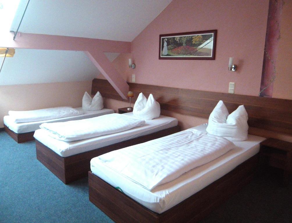 Three-Bedroom Apartment,8785691:JPEG