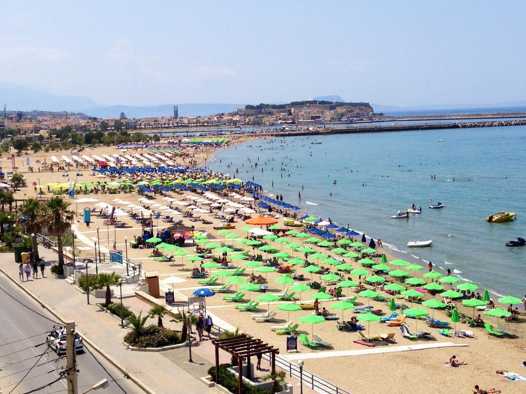 One-Bedroom Suite Sea View