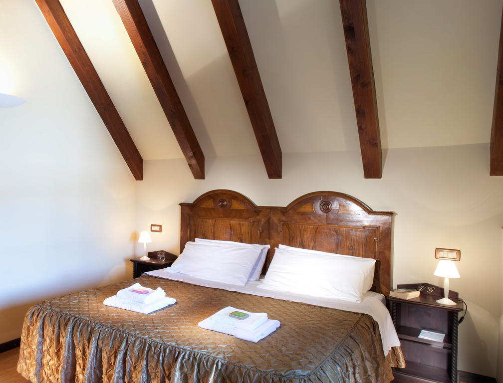 Deluxe Double or Twin Room Lake View