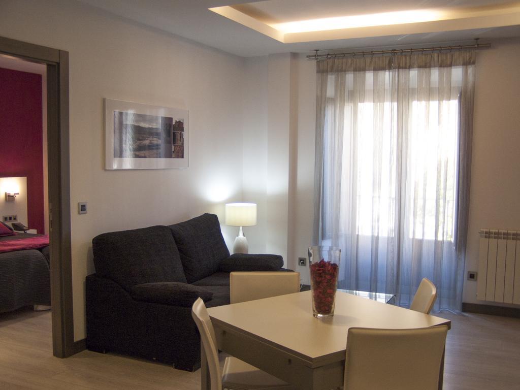 One-Bedroom Apartment 2,17542154:JPEG