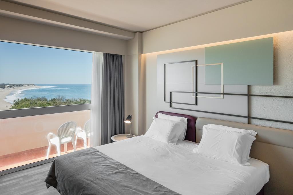 Double or Twin Room Side Sea View