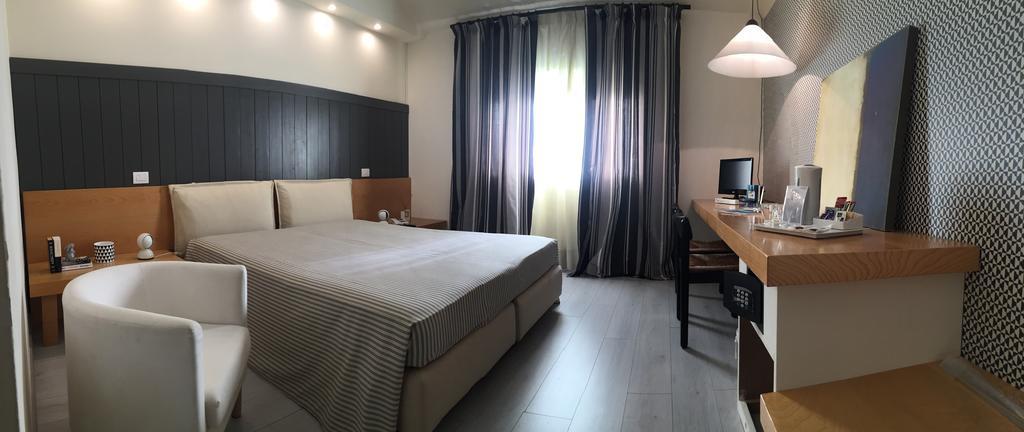 Standard Double or Twin Room,398166768:JPEG