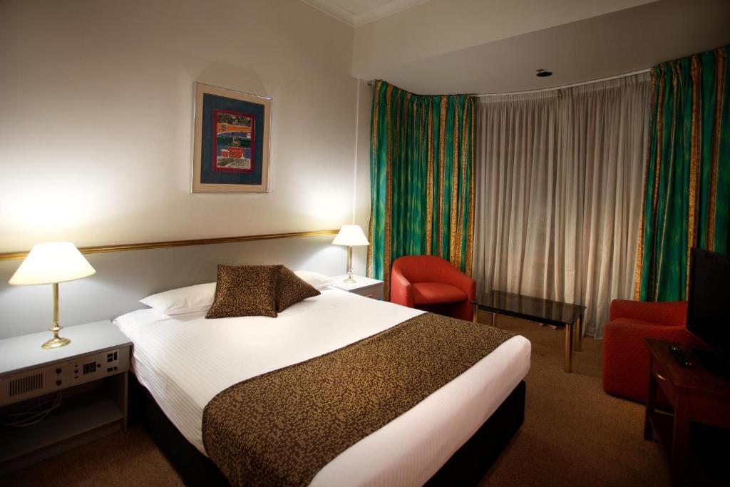 Standard Queen Room