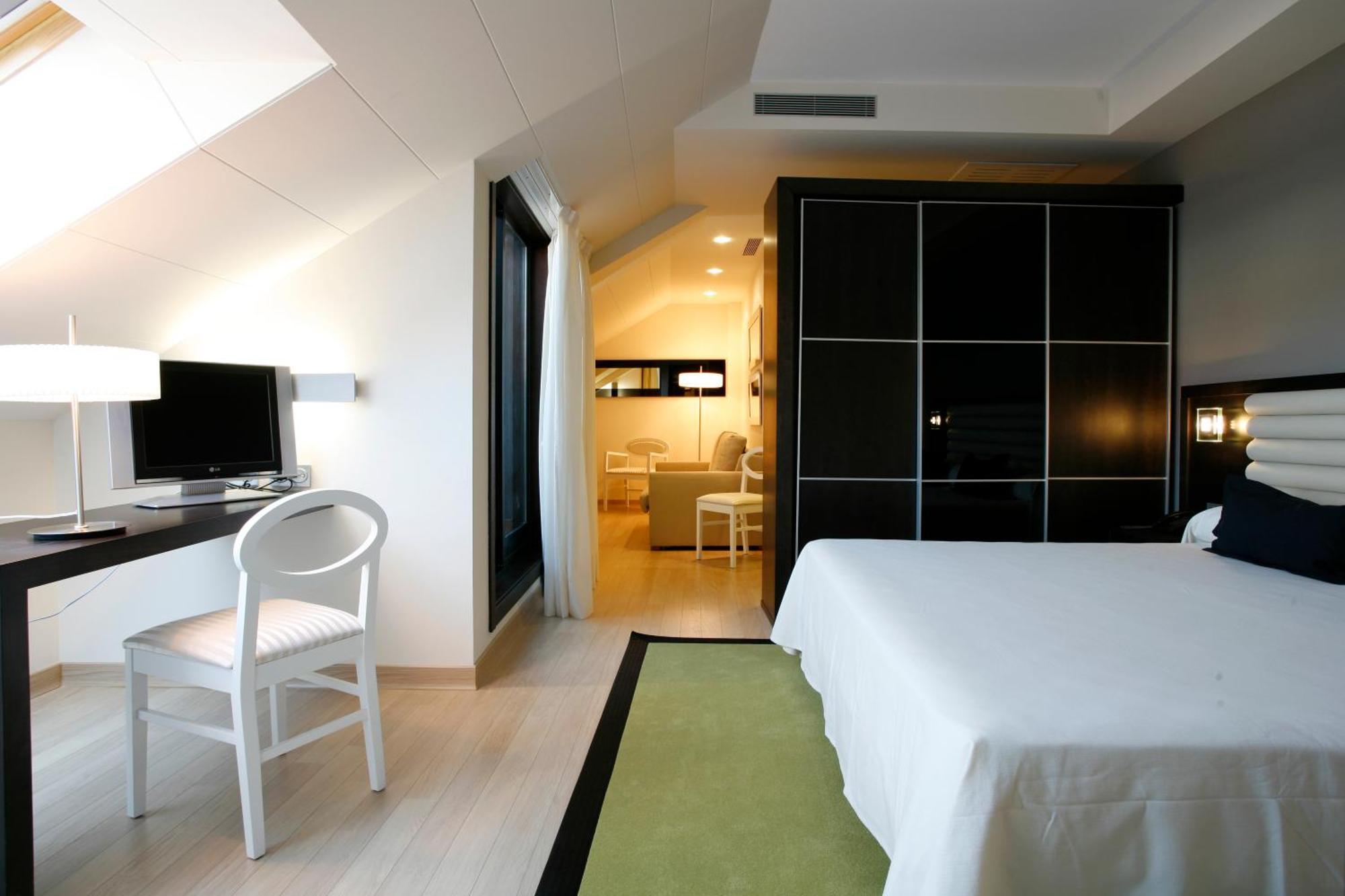 Habitación Prémium con cama extragrande - Sin acceso al spa