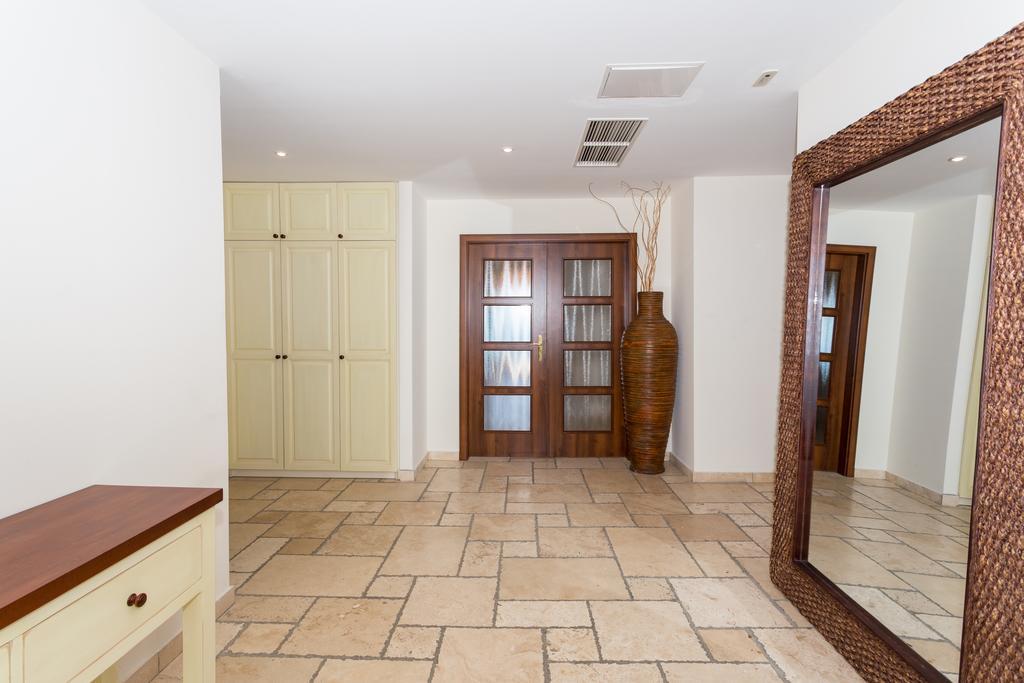 Three-Bedroom Apartment Balcony Sea View