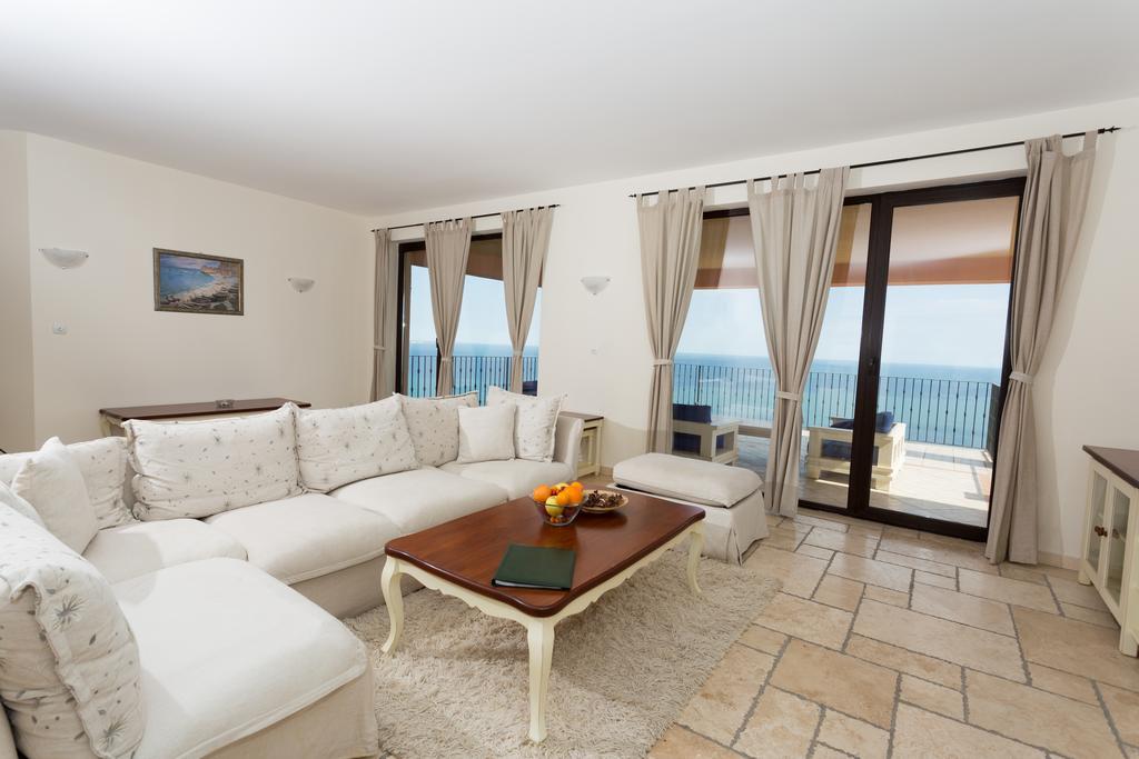 Three-Bedroom Apartment Balcony Sea View