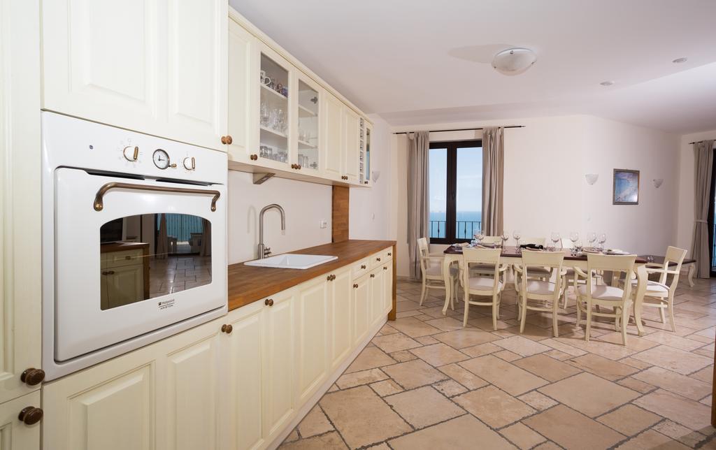 Three-Bedroom Apartment Balcony Sea View