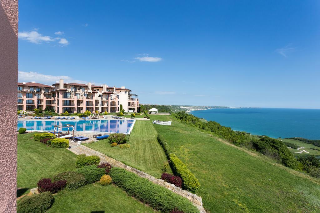 Three-Bedroom Apartment Balcony Sea View