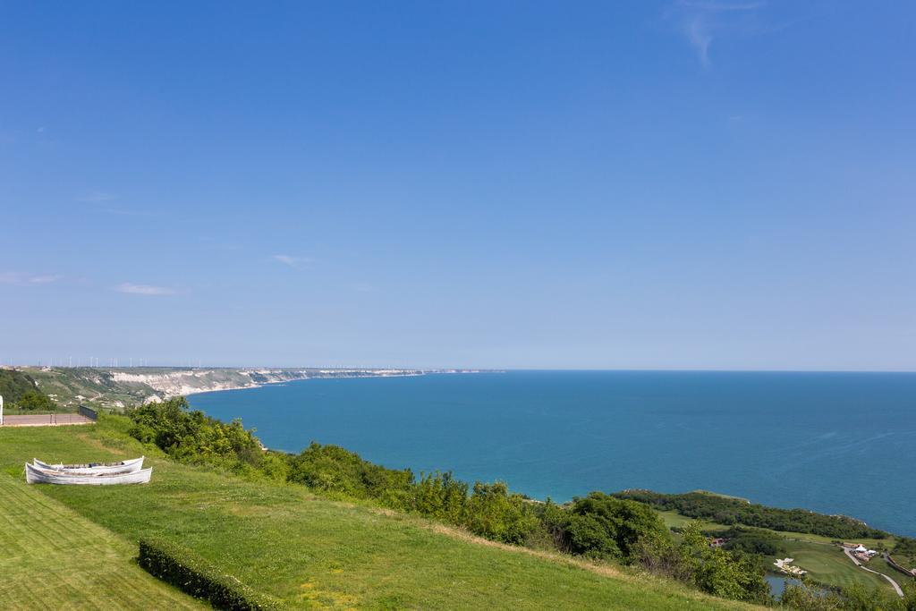 Three-Bedroom Apartment Balcony Sea View
