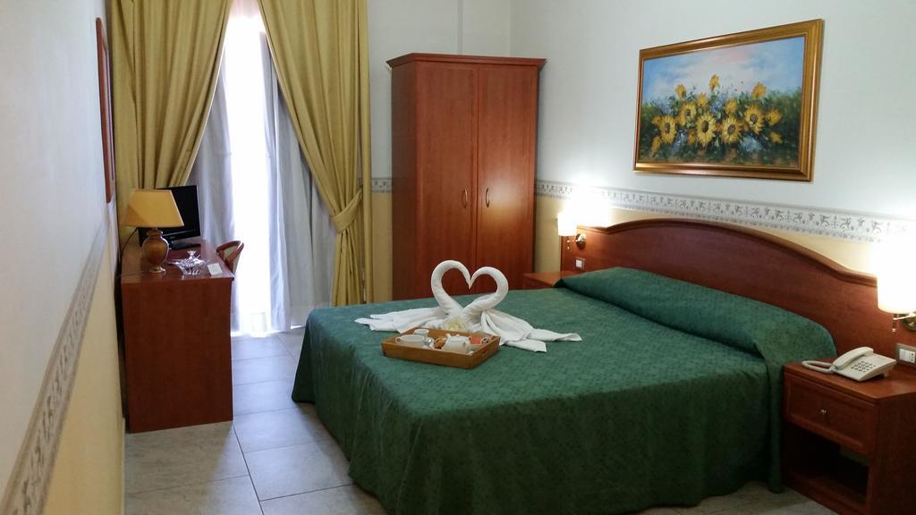 Double Room,266127905:JPEG