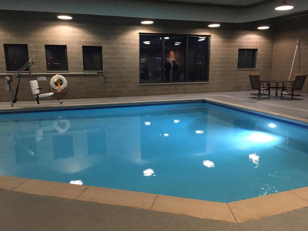 King Mini Suite Pet Friendly,1068975328:JPEG