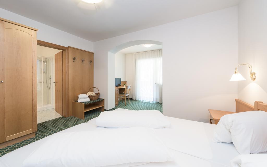 Doppelzimmer mit Balkon
