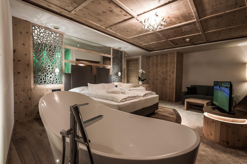 Superior Suite Sauna,629986137:JPEG