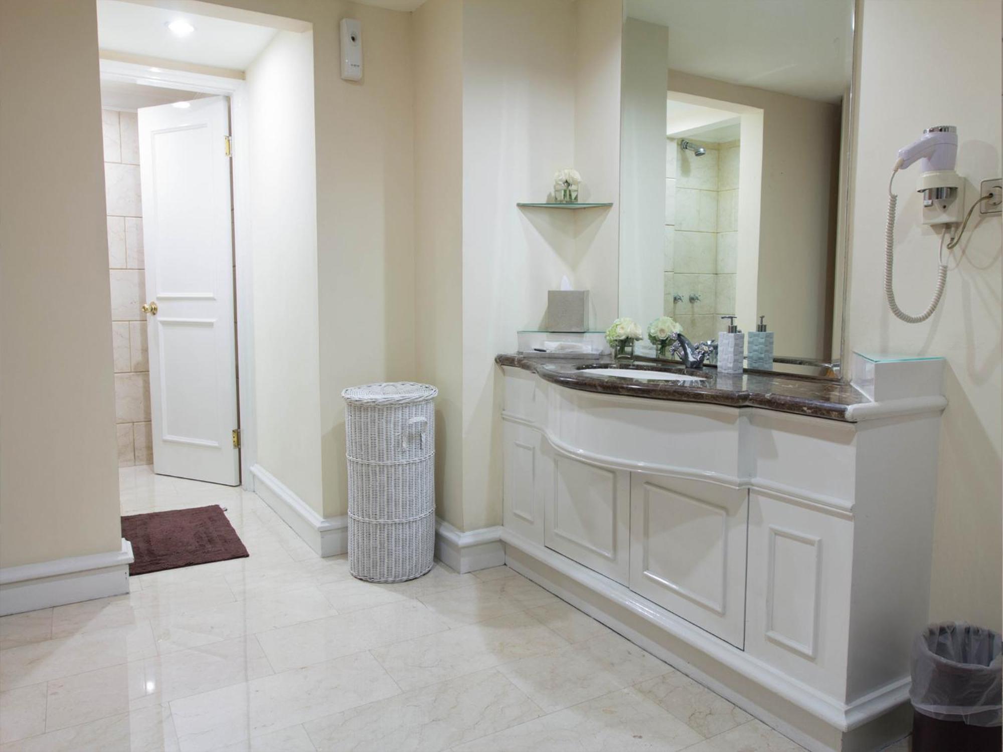 Mahakam Suite