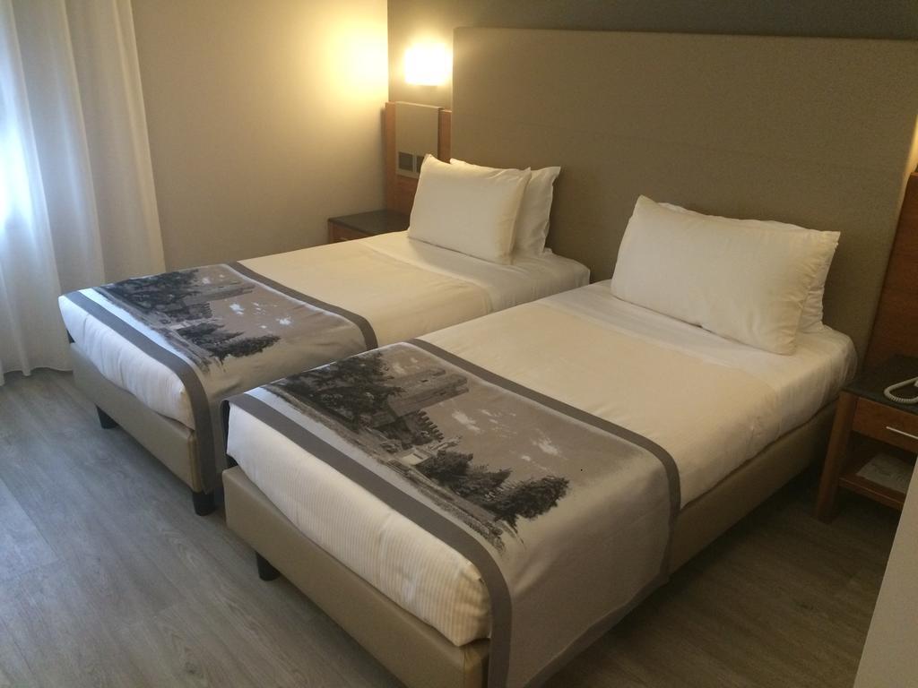 Twin Room,339028438:JPEG