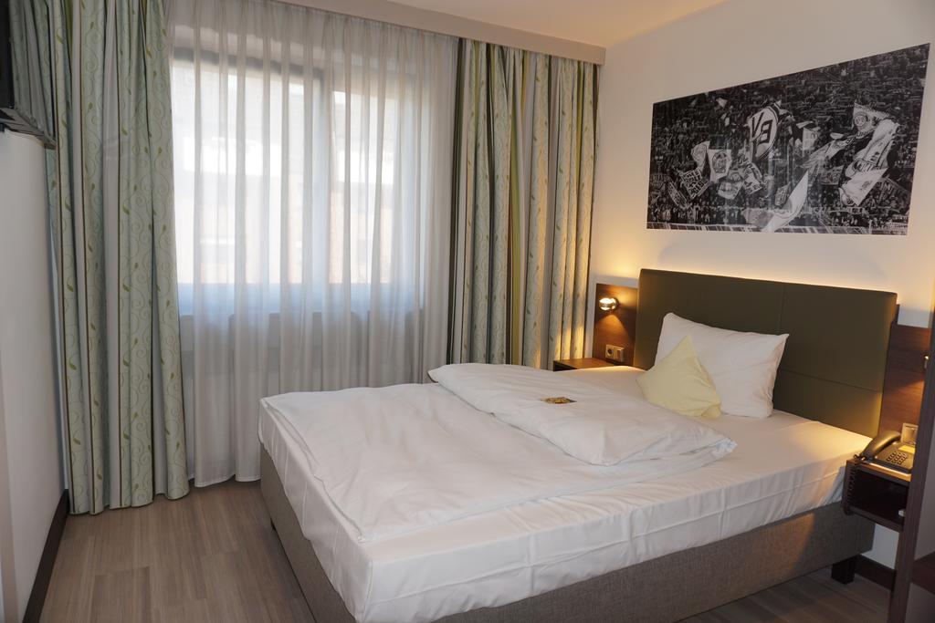 Single Room,510465618:JPEG