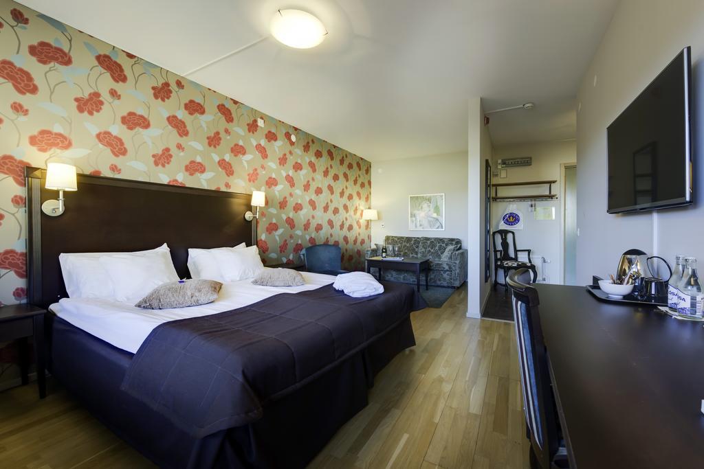 King Room with Sofa Bed