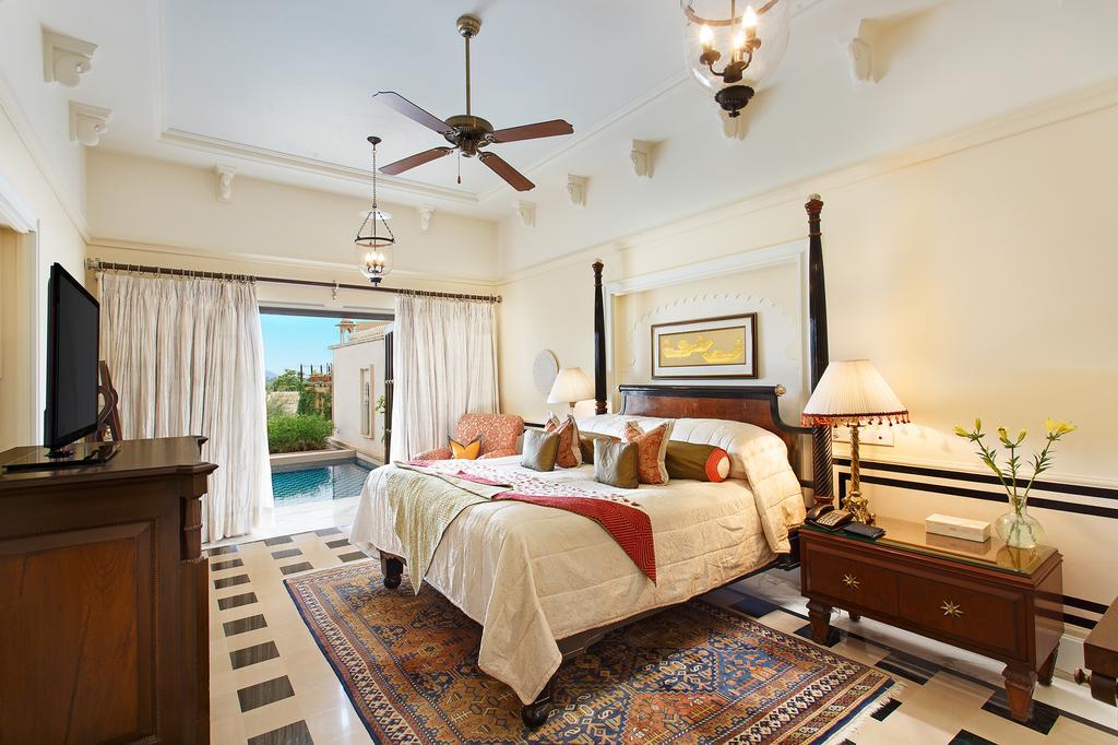 Luxury Suite Two Way Airport Transfers,1710024118:JPEG