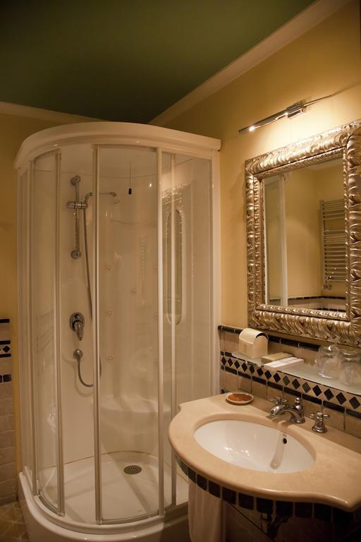 Standard Double or Twin Room,537333648:JPEG