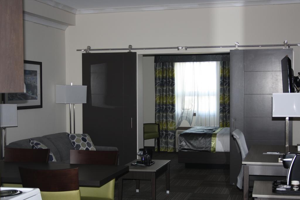 Queen Suite with Shower