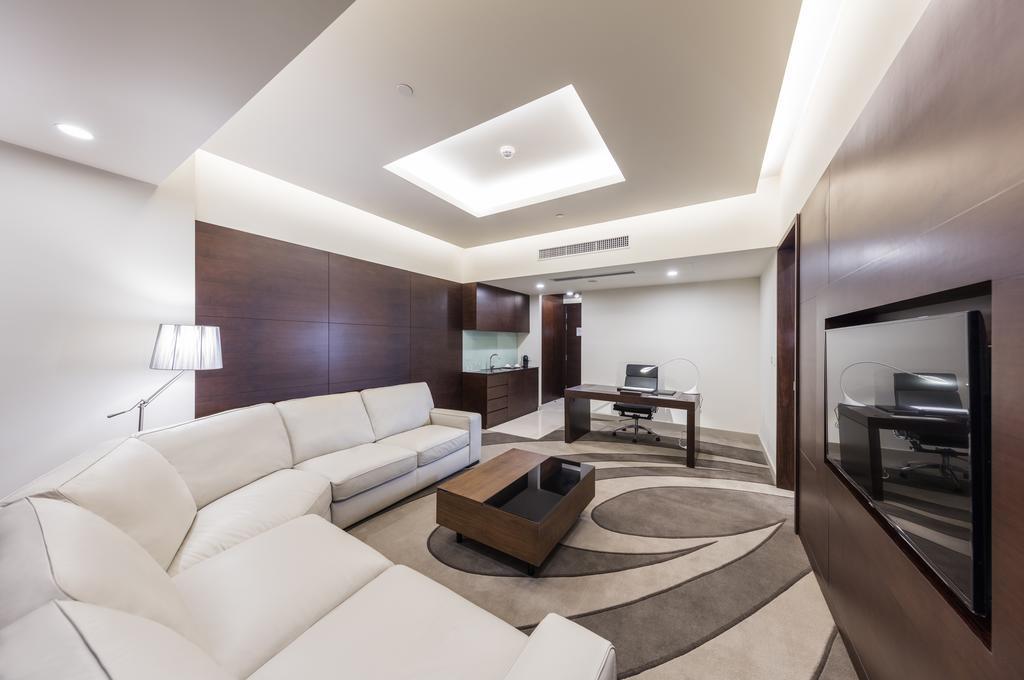 Corner Suite with Executive Lounge Access