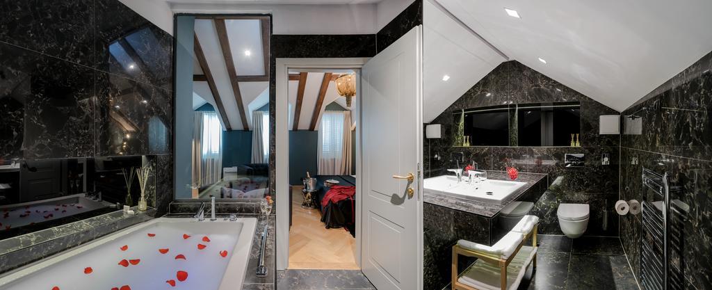 Penthouse Suite with Spa Bath