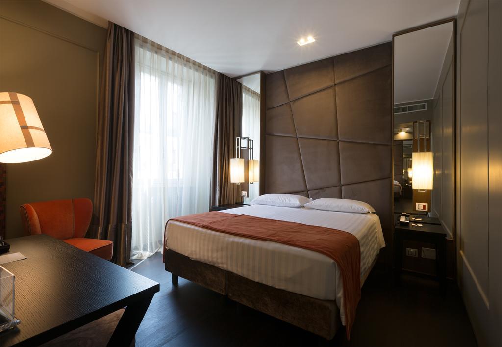 Deluxe Double or Twin Room,705835081:JPEG