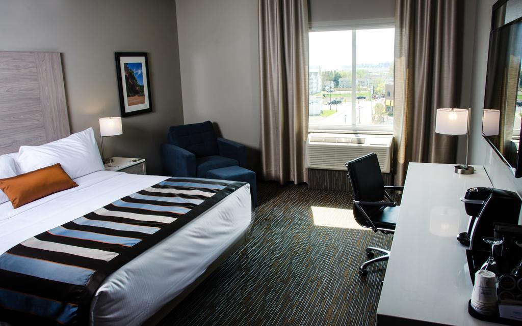 King Room, Upper Floor, City View, Non-Smoking