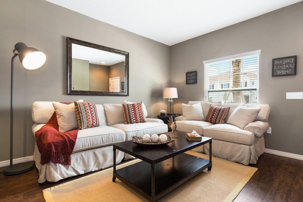 Emerald Oceanview Walkout Room