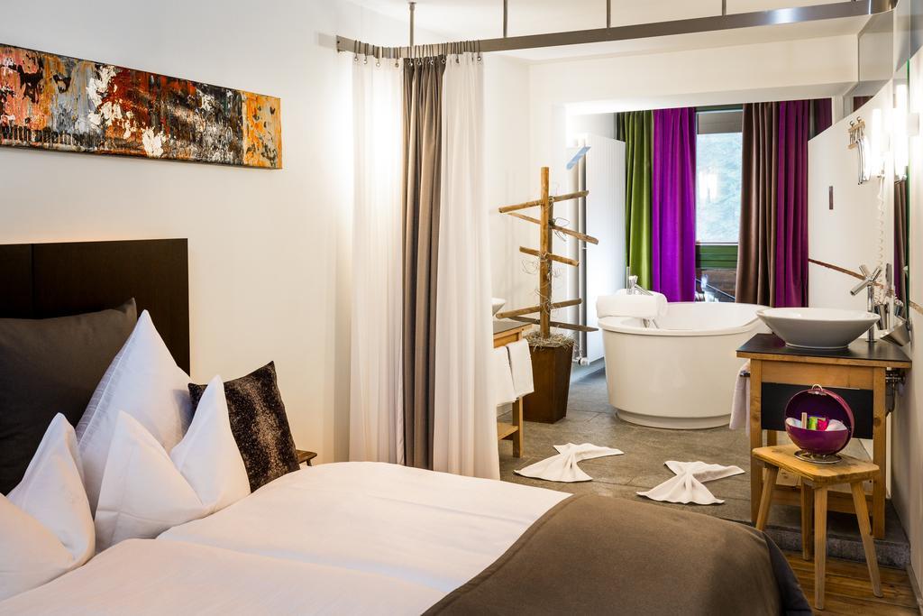 Two-Bedroom Suite,451819083:JPEG