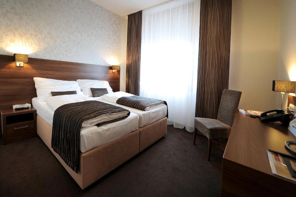 Comfort Double or Twin Room with Air-Conditioning - Annex
