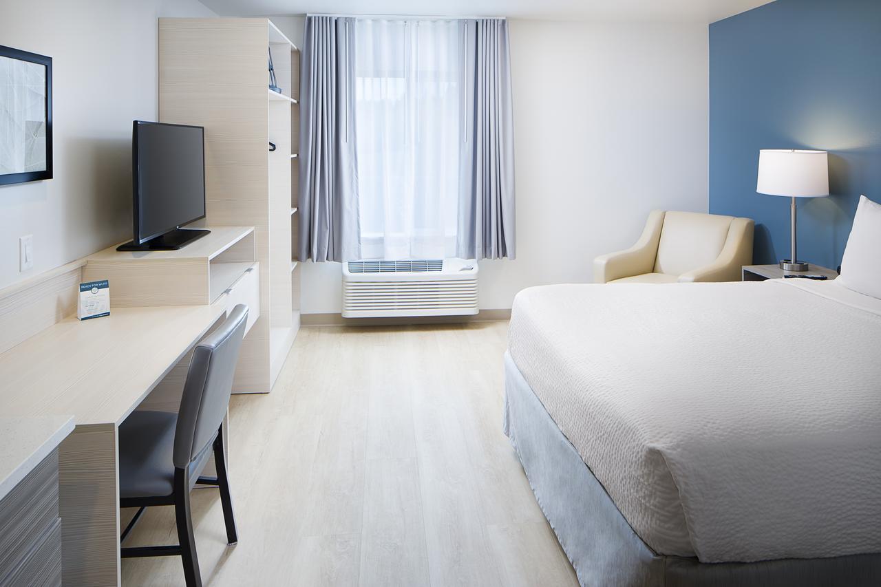 Queen Room  with Tub - Disability Access/Non-Smoking
