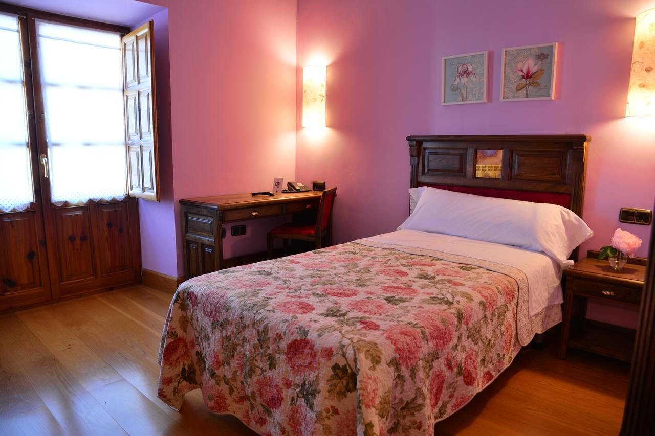 Single Room,514756308:JPEG