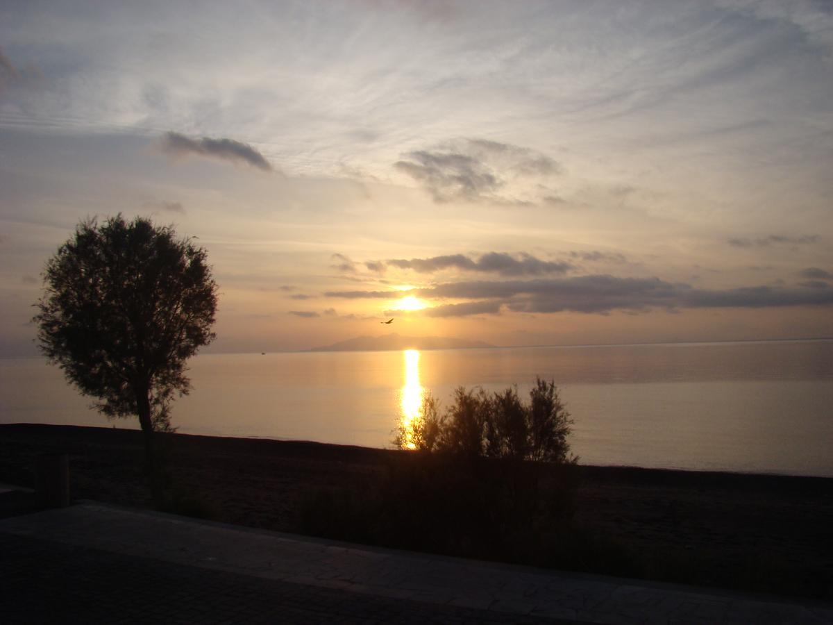 Villa - Beach Front