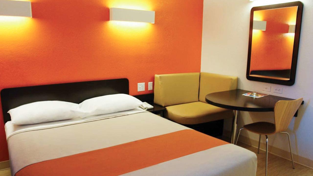 Deluxe King Room Non-Smoking