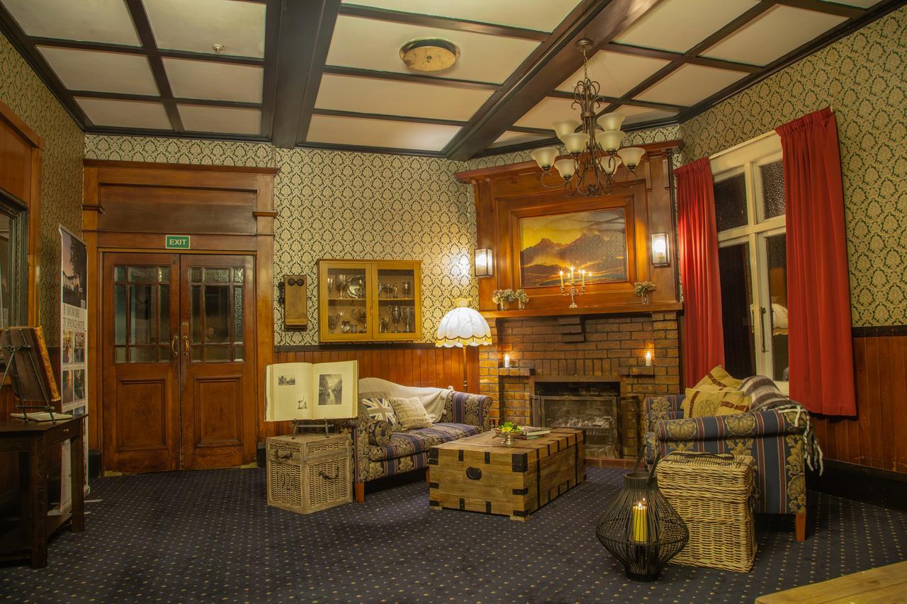 Queen Room Heritage Wing