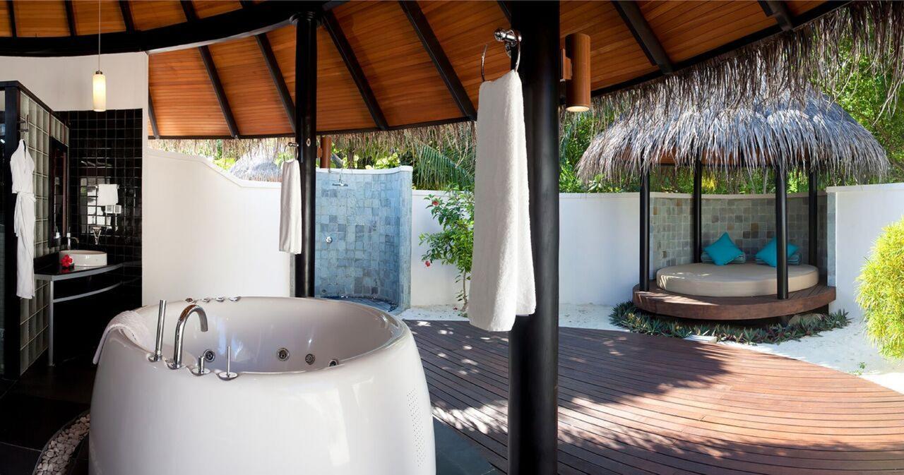 Deluxe Beach Villa Pool Transfer 2 pax