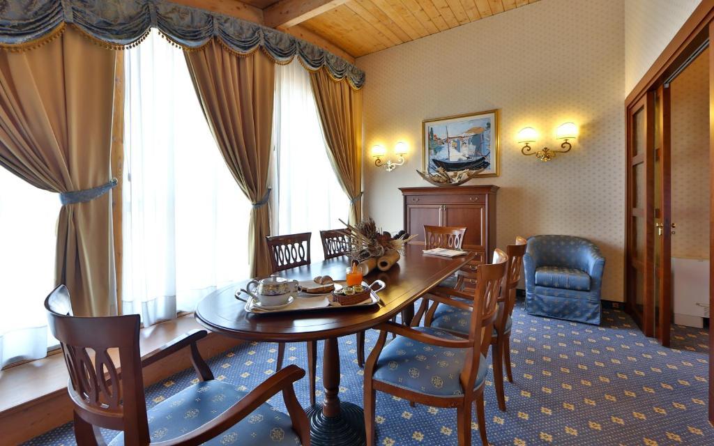 Imperial King Suite,1279723078:JPEG