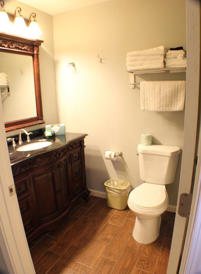 Standard Queen Room