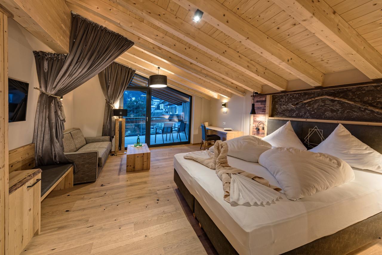 Two-Bedroom Suite,1354942223:JPEG