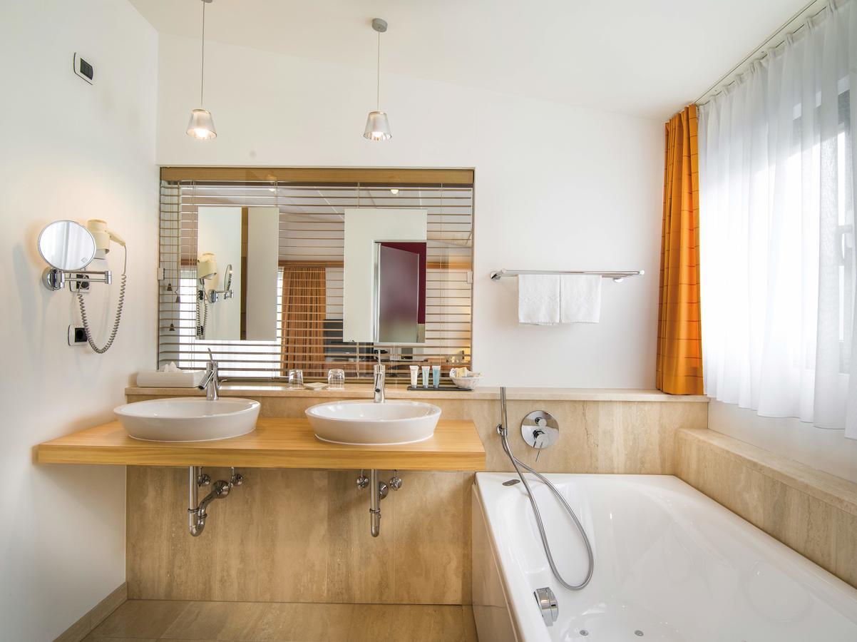 Luxury Suite with Balcony
